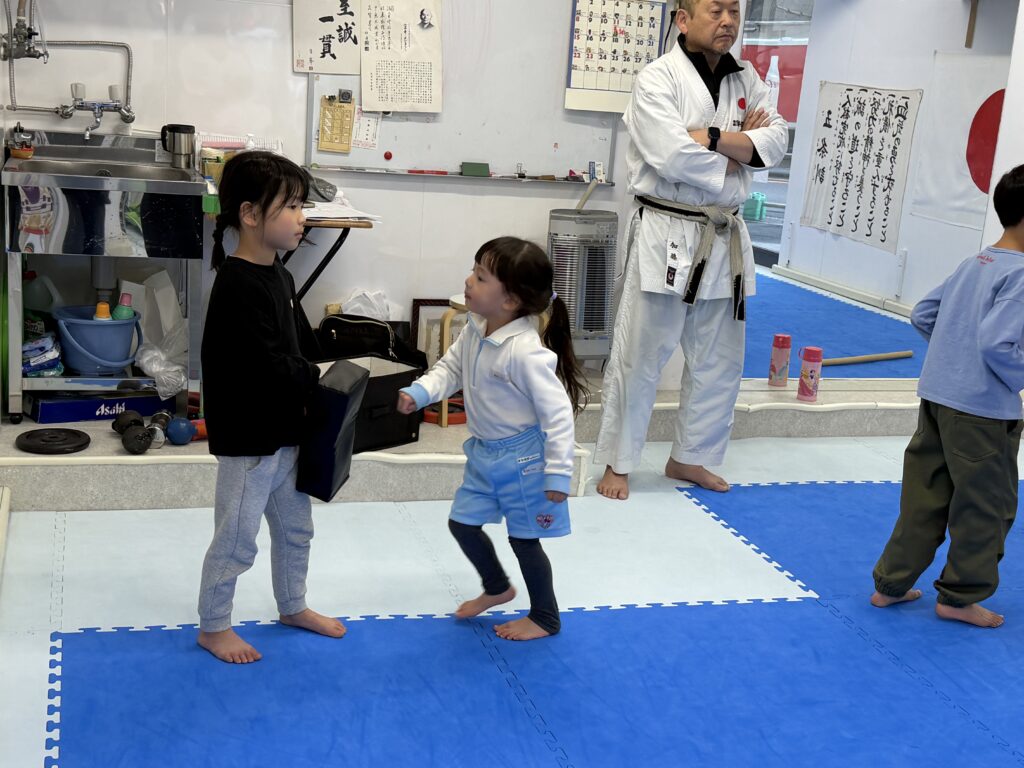 小さな拳